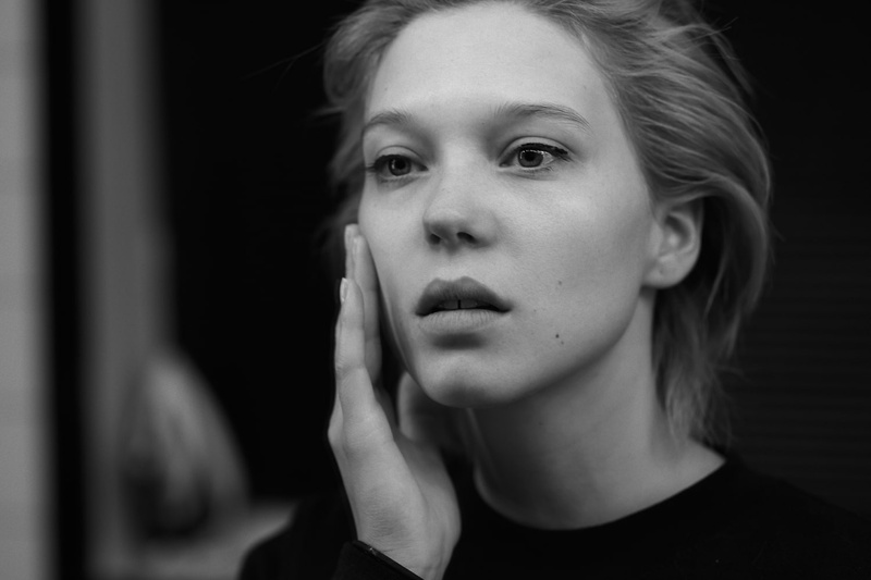 actress, focus on foreground, Léa Seydoux, real people, contemplation, young adult, 720P, portrait, young women, looking, indoors, women, lifestyles, headshot