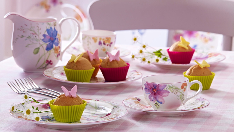 food, sweets, dessert, sweet Food, muffin, kitchen utensil, cups, pastry, cupcake, cake, floral pattern, cupcakes, tea, elegance, morning, pink Color, white