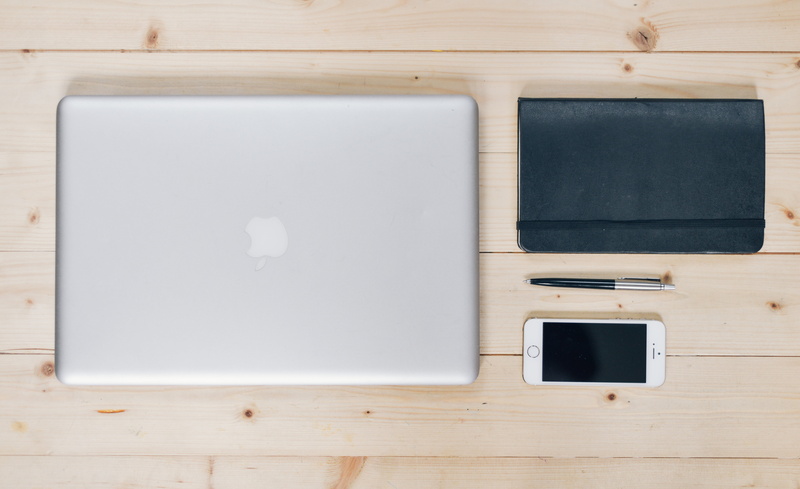 office, technology, note pad, mobile, portability, workplace, mobile phone, 5K, no people, iphone, digital tablet, white color, portable information device
