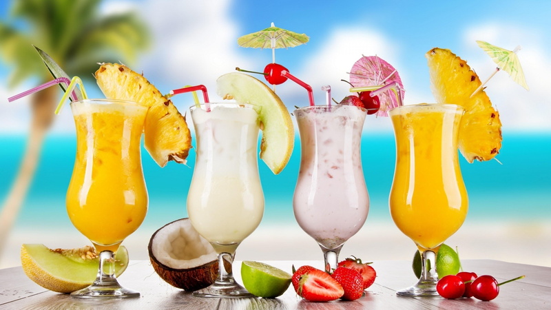food and drink, alcohol, berry fruit, refreshment, pineapple, garnish, drinking glass, tropical drink, cocktail, no people, food, summer, orange, citrus fruit