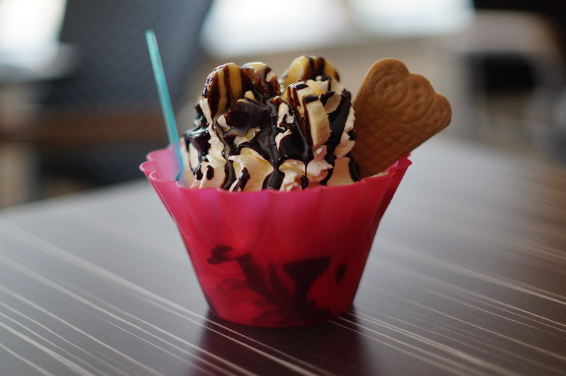 no people, brown, red, Ice, close-up, banana chippings, ice cream, waffle, 4K, sweetness, food and drink, selective focus, dessert, indoors, banana, food