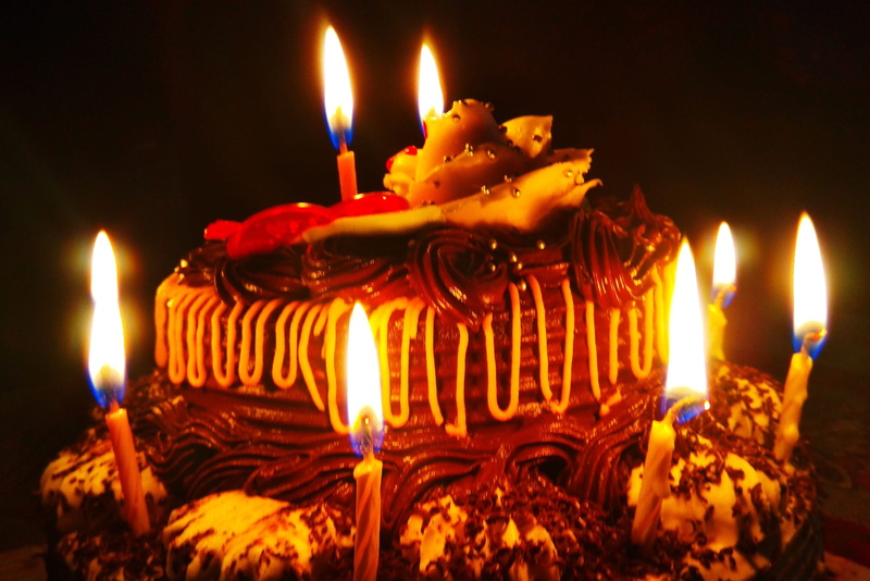 candle, confectionery, fire - natural phenomenon, celebration, dark, birthday candles, creme, fire, heat - temperature, 2K, apple pie, nature, birthday
