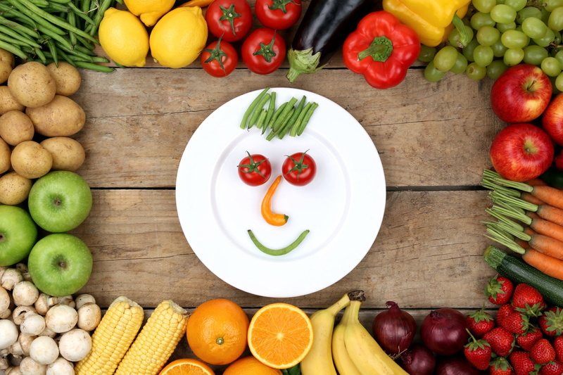 lemon, vegetables, bow, fruit, eggplant, tomato, potatoes, carrots, banana, beans, orange, mushrooms, plate, corn, 1080P, smiley, Apple, pepper, strawberry