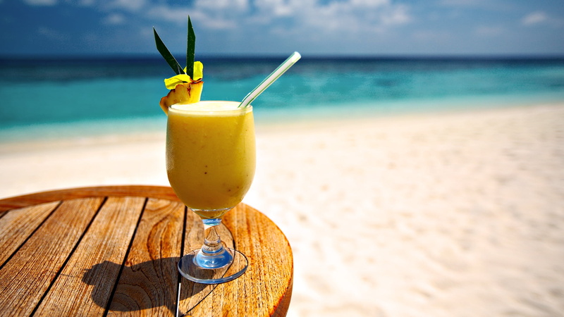 drinking Straw, water, household equipment, drink, cocktail, fruit, land, tourist Resort, beach, sea, yellow, drinking Glass, food and drink, pineapple