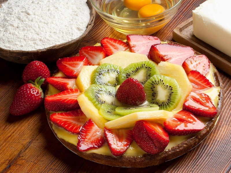 fruit, close-up, tropical fruit, tart - dessert, bowl, raspberry, wood - Material, refreshment, ripe, high angle view, healthy Eating, food And Drink, vitamin