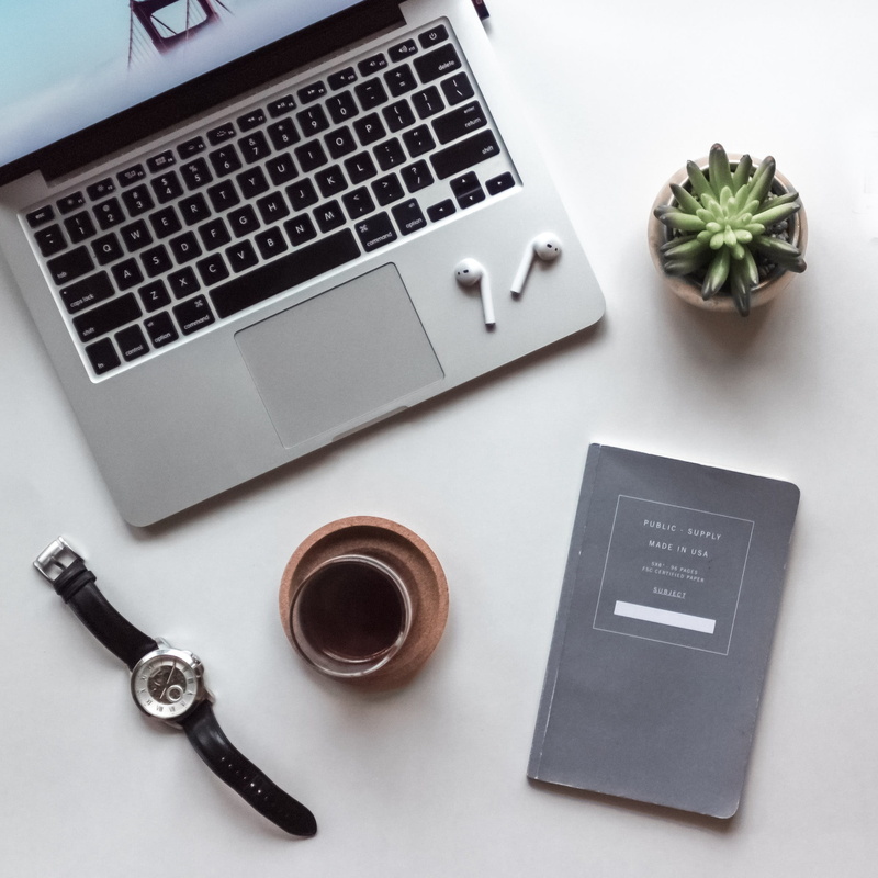 furniture, business, table, connection, work, notebook, book, top, green, computer, crockery, minimal, macbook, laptop, apple, succulent, plant, clock