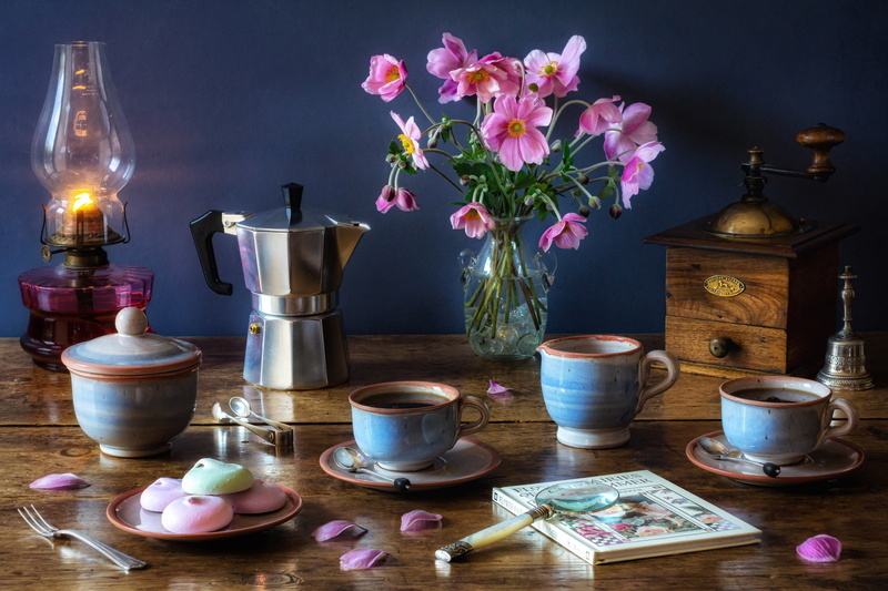 mugs, magnifier, bouquet, 2K, Cup, anemone, coffee grinder, style, anemones, lamp, still life, coffee maker, flowers, book