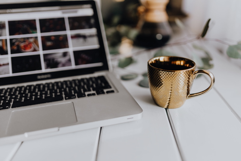 selective focus, technology, wireless technology, crockery, coffee - drink, white, food and drink, coffee shop, mug, laptop, computer, indoors, amp, cup