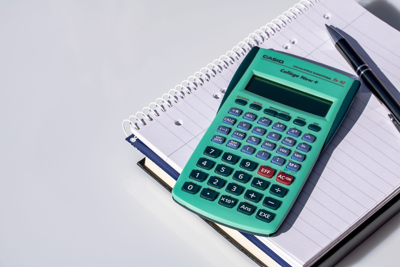 writing tool, desk pad, calculating, calculation, schreiber, white, leave, finance, beside, green, business, still life, technology, accuracy, gray, indoors