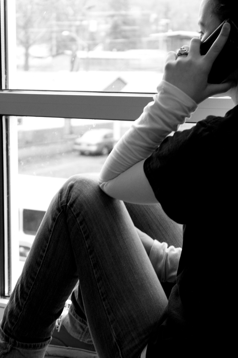 day, 5K, window, windowsill, adult, phone, hand, seated, student, transparent, indoors, cell phone, glass - material, transportation, teenager, one person