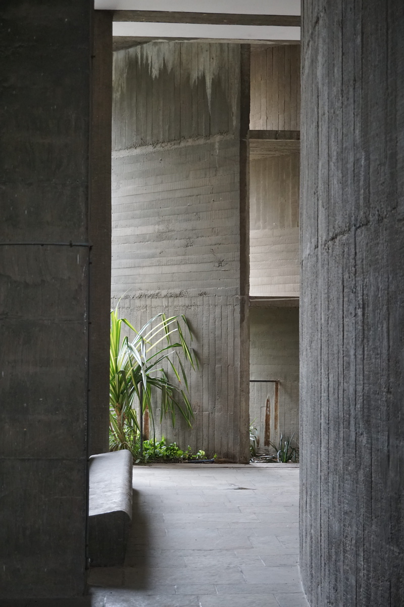 5K, ahmedabad, building, modernism, built structure, absence, le corbusier, wall - building feature, nature, concrete, potted plant, no people, empty