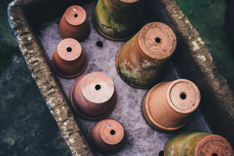 choice, pot, concrete, pottery, no people, clay, day, focus on foreground, earthenware, surface, high angle view, group of objects, container, rusty, 4K
