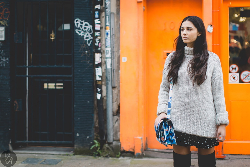 Naomi Scott, actress, standing, brunette, 720P, street, women