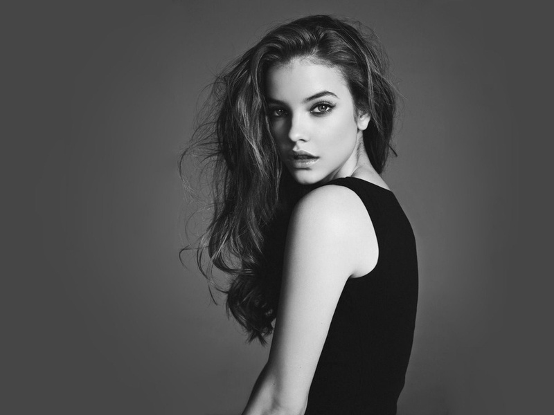 studio shot, long hair, 1080P, face, beauty, one person, standing, human hair, looking at viewer, looking at camera, women, glamour, brunette, young women