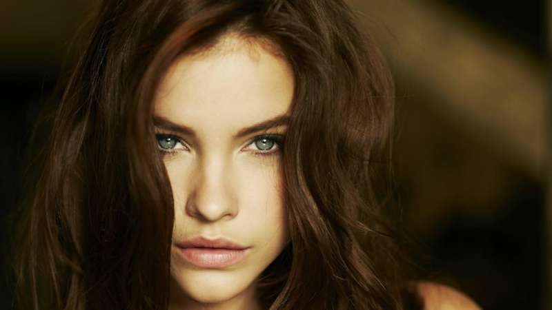 beautiful people, looking at viewer, human body part, body part, adult, portrait, close-up, long hair, model, looking at camera, human face, young women