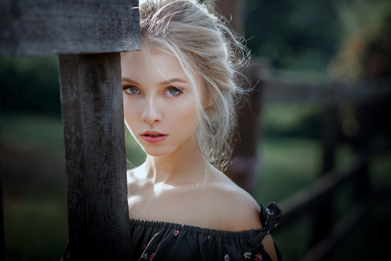 looking at viewer, hair collected, girl, looking at camera, close up, Nastasya Parshina, model, green eyes, blonde, Alisa Tarasenko, portrait, photographer
