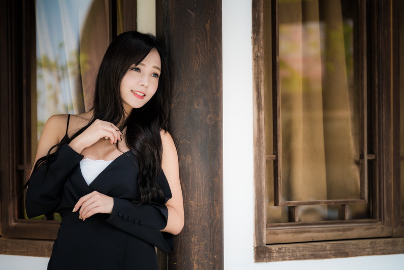 looking into the distance, Asian, portrait, brunette, women, women outdoors, model, 4K, smiling, long hair