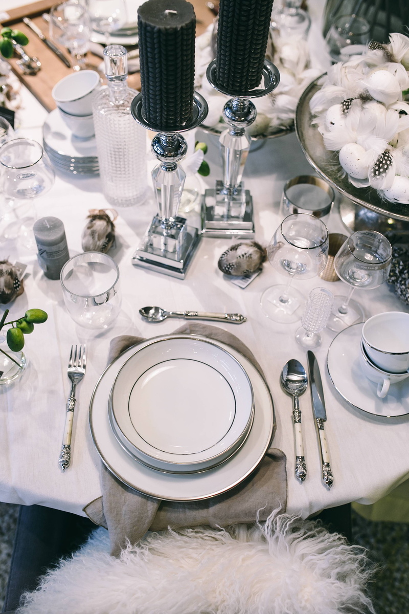eating utensil, tablecloth, 4K, kitchen utensil, white, plate, wineglass, drinking Glass, no People, arrangement, dinner, decoration, household equipment