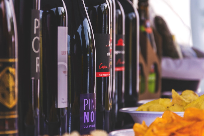 choice, selective focus, store, day, bottles, communication, focus on foreground, text, variation, hanging, food, arrangement, shot, for sale, retail, close-up