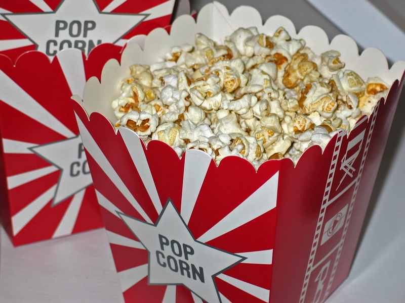 break, striped, nibble, healthy eating, leisure, film, popcorns, dieting, video, focus on foreground, cinema fan, film festival, communication, delicious