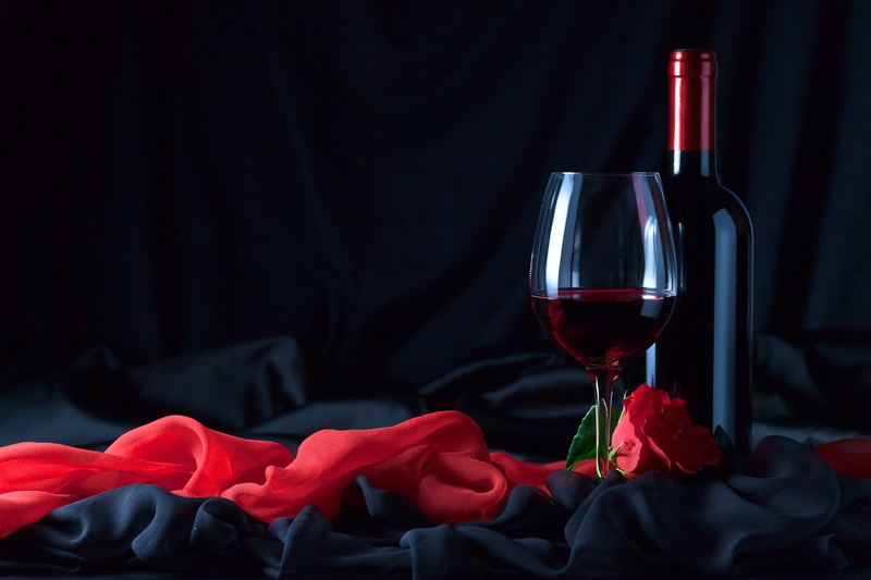 fabric, glass, 5K, wine, flower, bottle, black, red, rose