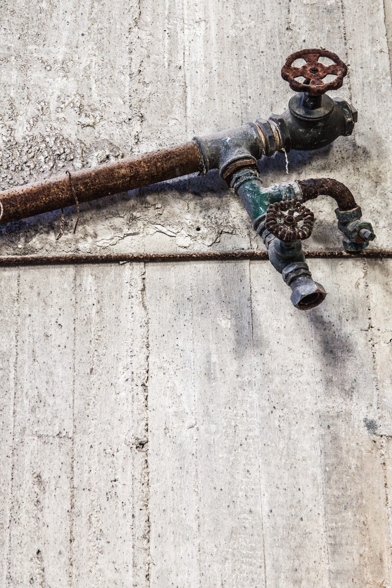 gray, low angle view, wall, architecture, metal, installation, aluminum, industrial, Abandoned, no people, Old, outdoors, equipment, engineering, Factory