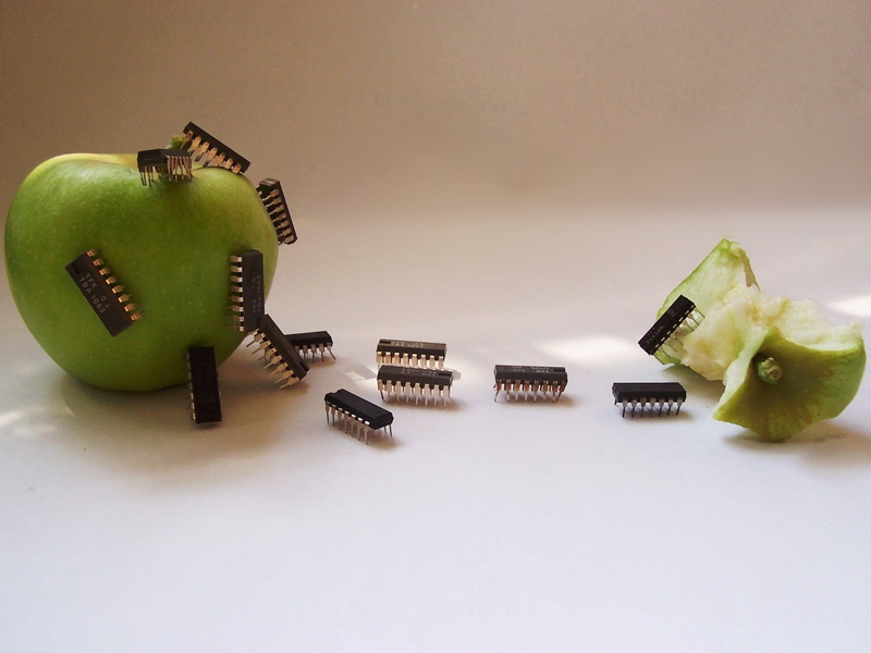 current, information technology, green color, food, apple - Fruit, banana pi, green, close-up, group, copy space, adapter, table, integrated circuit, electronic