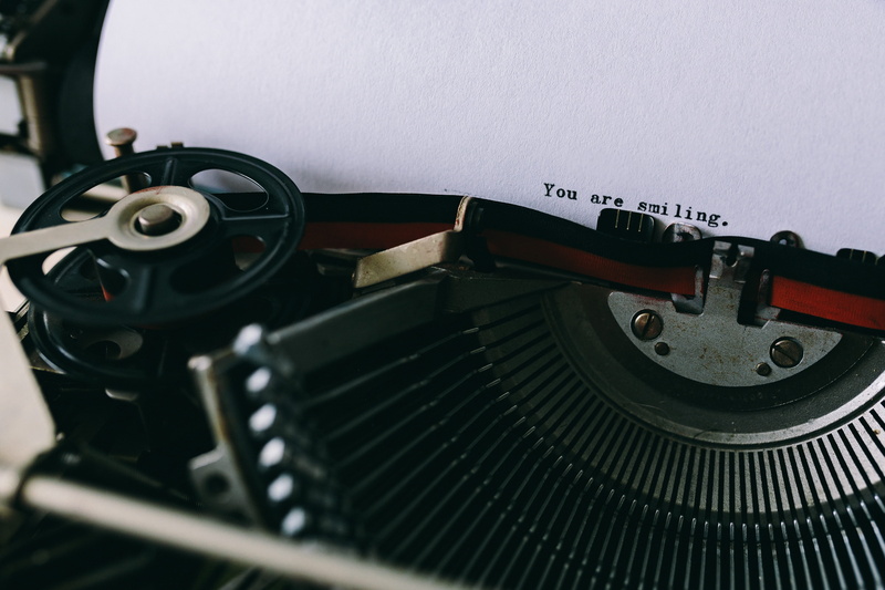 no people, analog, old-fashioned, 5K, table, old, letter, arts culture and entertainment, typewriter, typing, writing, technology, text, view, still life