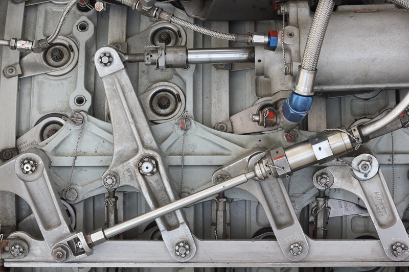 equipment, connection, silver colored, inlet, 5K, inlet guide vanes, factory, control, j79, valve, tool, manufacturing equipment, indoors, no people, lockwire