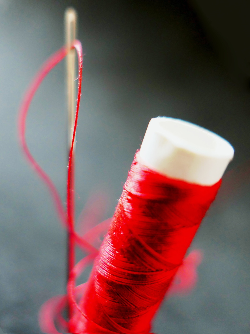 thread spool, food and drink, haberdashery, still life, red, thread, refreshment, needle, 2K, handarbeiten, selective focus, beer, studio shot, indoors
