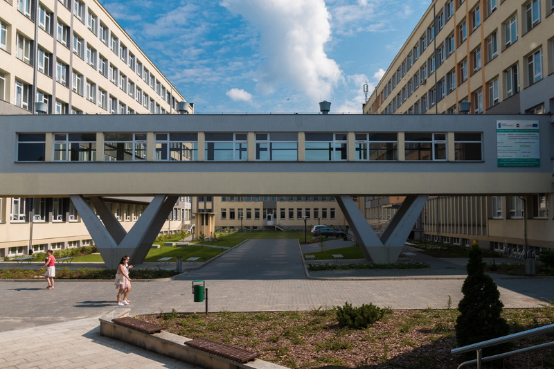 city life, polytechnic university which, the university, adult, sky, buildings, building exterior, connection, bridge - man made structure, day, cloud - sky