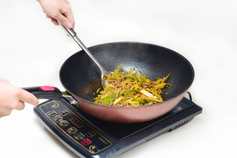 shredded potato, household equipment, food and drink, vegetable, frying pan, preparing food, kitchen utensil, cooked, stirring, holding, hand, eating utensil