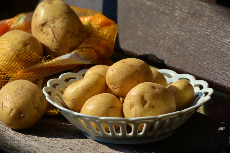 indoors, healthy eating, ingredient, potato, raw, no people, vegetarian Food, shell, potatoes, bowl, still life, table, raw Potato, cook, carbohydrate - food type