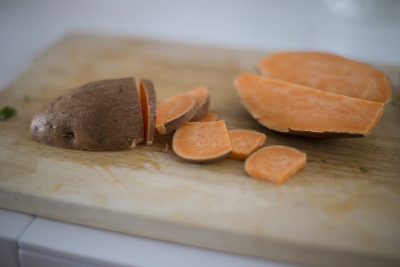 snack, ready-to-eat, cook, root, kitchen, healthy eating, potatoes, preparation, wood - material, domestic room, vegetable, no people, still life, table