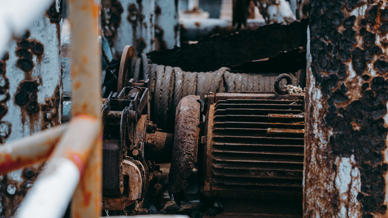 nature, rust, weathered, screw, cylinder, architecture, damaged, rusty, day, rotor, drive shaft, human, person, metal, motor, wood - material, deterioration
