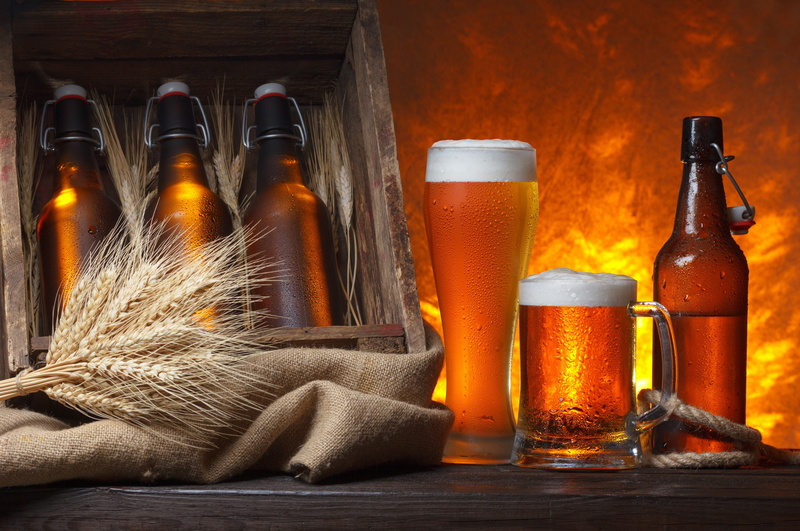 wood, boxes, spikelets, alcohol, 4K, glass, grain, water drops, bottles, cold, beer