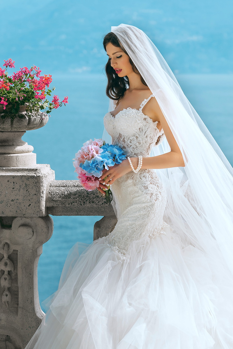 young adult, bride, adult, wedding, flowering plant, wedding dress, wedding ceremony, girl, nature, holding, fashion, female, human, women, real people