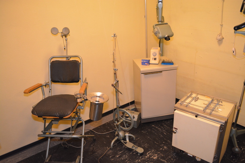 eifel, policy, memorial, furniture, soldier, electrical equipment, refrigerator, federal president, grey, berlin, white, hospital, chair, empty, architecture