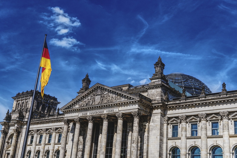 german flag, sky, berlin, daytime, gray, bundestag, travel destinations, cloud - sky, building exterior, government district, policy, nature, democracy