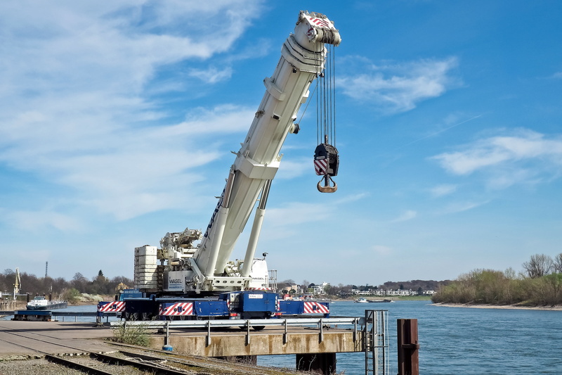 assembly, crane boom, construction machine, water, raise, hook, building exterior, boom, tall - high, crane arm, hydraulic, build, last, heavy duty, no people