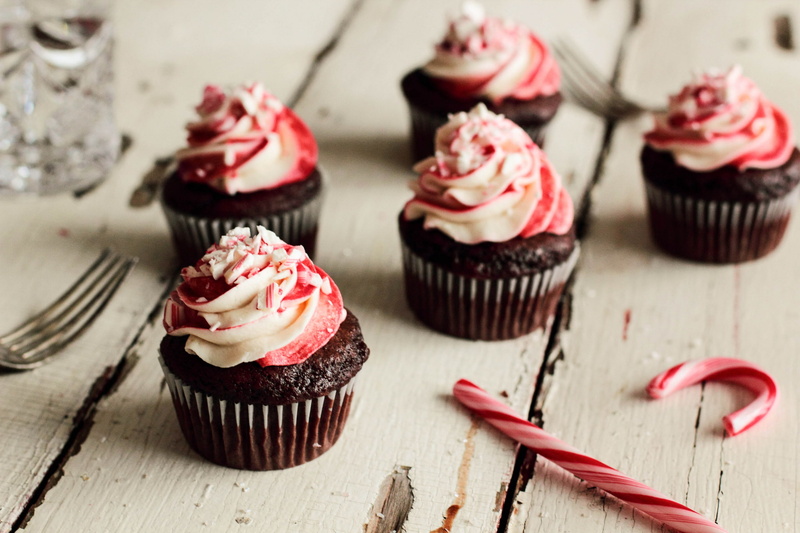 cupcakes, dessert, chocolate, 1080P, fork, Candy Cane
