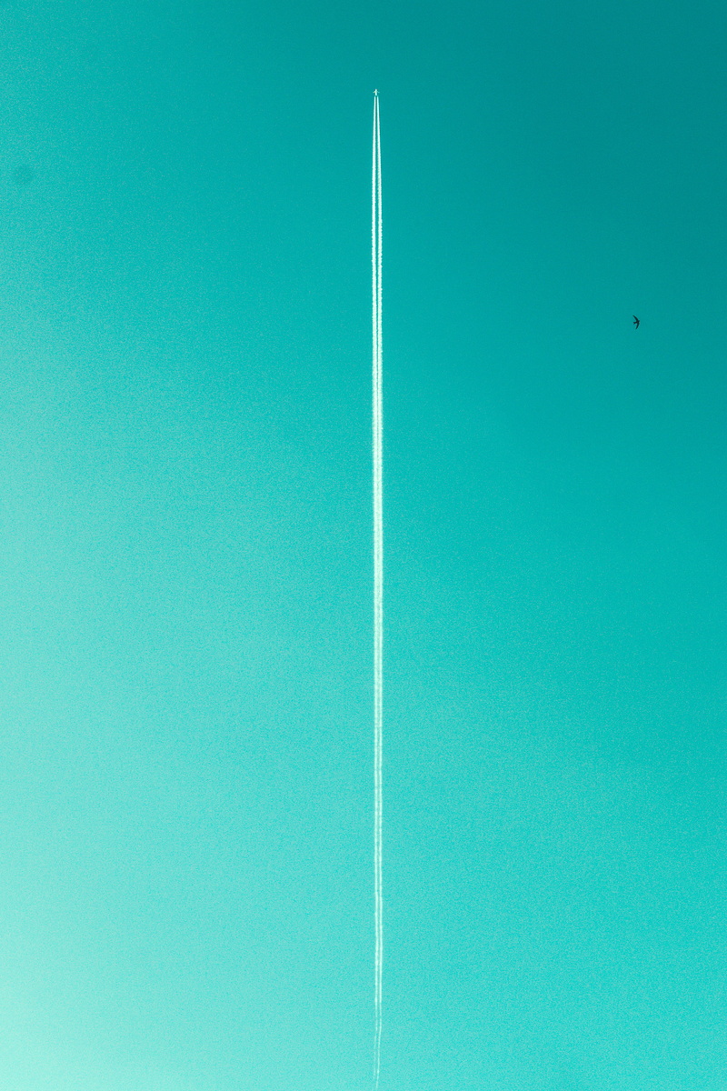 trail, flight, minimalism, symmetry, nature, line, vehicle, copy space, aeroplane, flying, exhaust, gradient, 5K, day, vapor trail, fly, aerobatic, mist