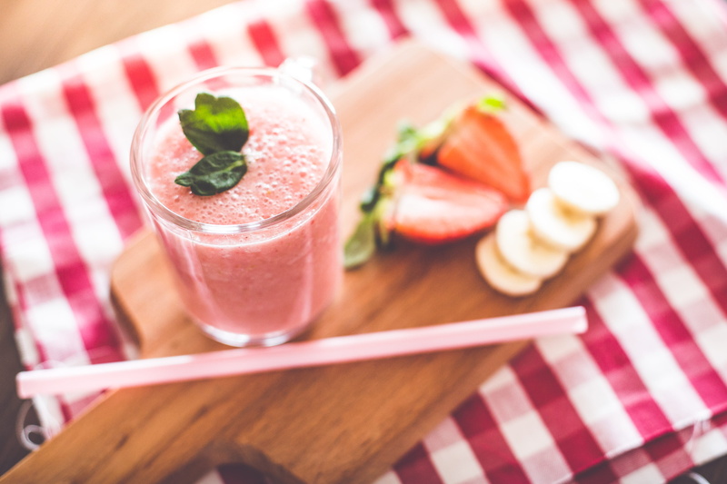 drinks, Smoothie, alcohol, fruit, cocktail, no people, checked pattern, sweet, Yummy, tablecloth, fruits, 4K, healthy, drinking, kitchen, health, amp