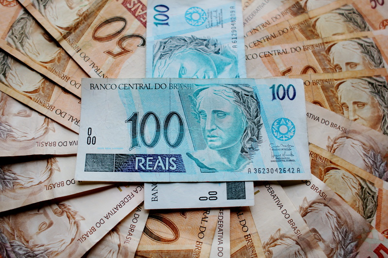 salary, real, large group of objects, variation, five real, ballots, note, full frame, close-up, brazilian currency, no people, finance, exchange rate