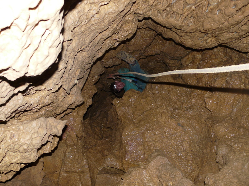 stone, dangerous, rock formation, eng, rock, light, activity, rock layers, cavity, Caving, clay, determination, Abseil, cave tour, wall, wet, solid, headlamp