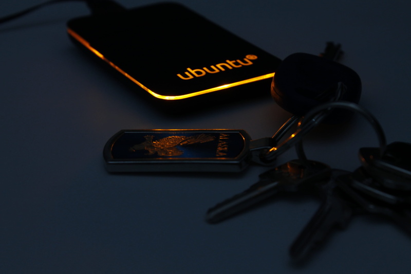 dark, selective focus, safety, close-up, pen, keys, Computer, no people, still life, Keys, table, key, indoors, western script, day, 4K, smart phone, high angle view