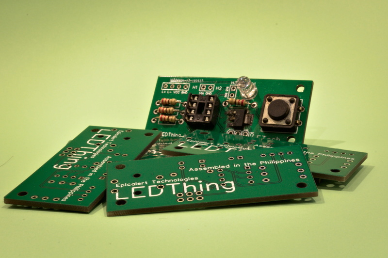 green background, communication, 4K, circuitry, indoors, green color, no people, technology, studio shot, complexity, electronics industry, computers