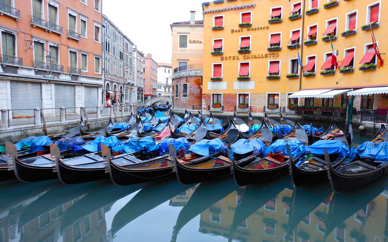 hd, reflection, best, wallppaers, side by side, nautical vessel, gondola - traditional boat, 4K, nature, in a row, built structure, gondola, city, waterfront