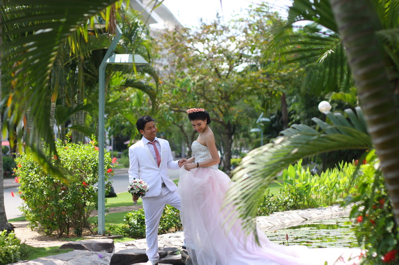 togetherness, men, nature, beauty, beautiful woman, wedding, bride, pallet, weak, plant, adult, two people, standing, love, wedding dress, newlywed, nice