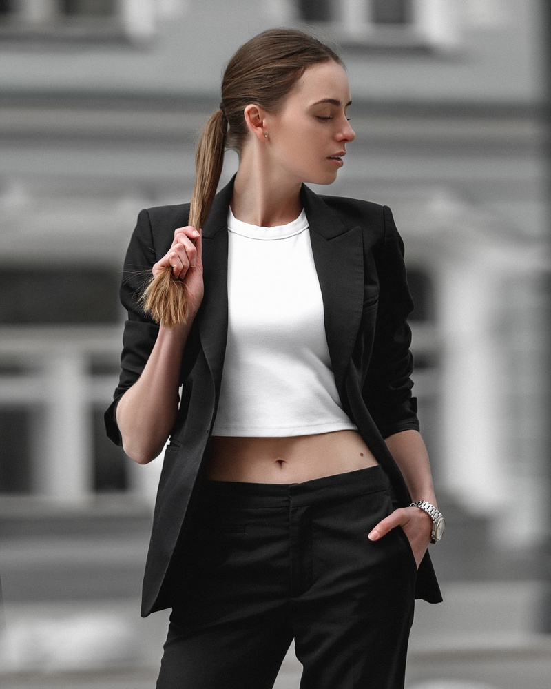 young women, profile, hair, urban, business, business person, beautiful people, white collar worker, 1080P, beautiful woman, vest, hairstyle, young adult